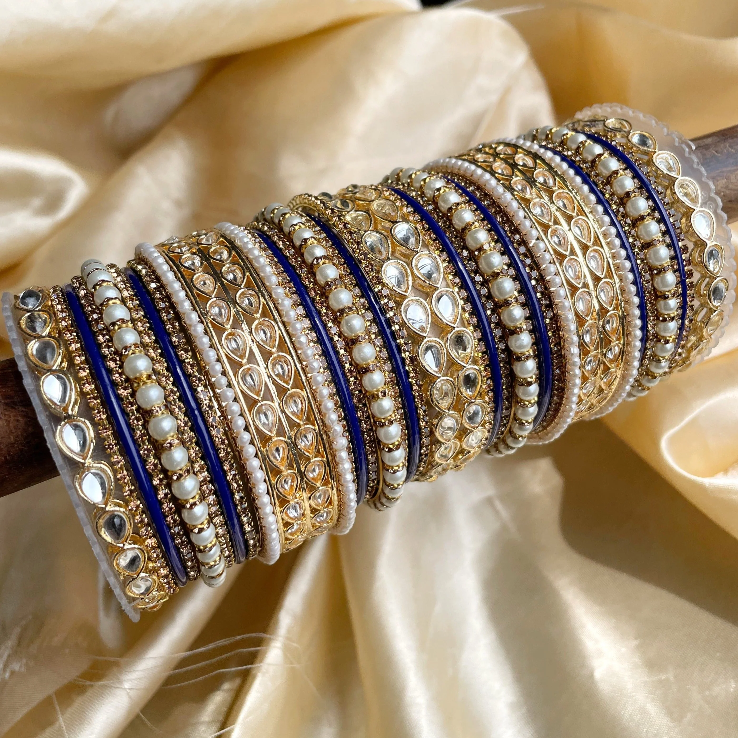 Matte Texture bangle set with Kundan Kada by Leshya - Image 4